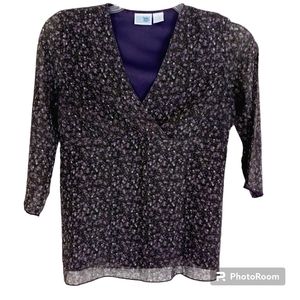Baby and Me floral faux wrap v-neck maternity top size S